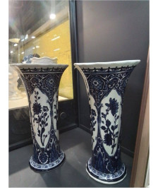 PAIRE DE VASES DELFT