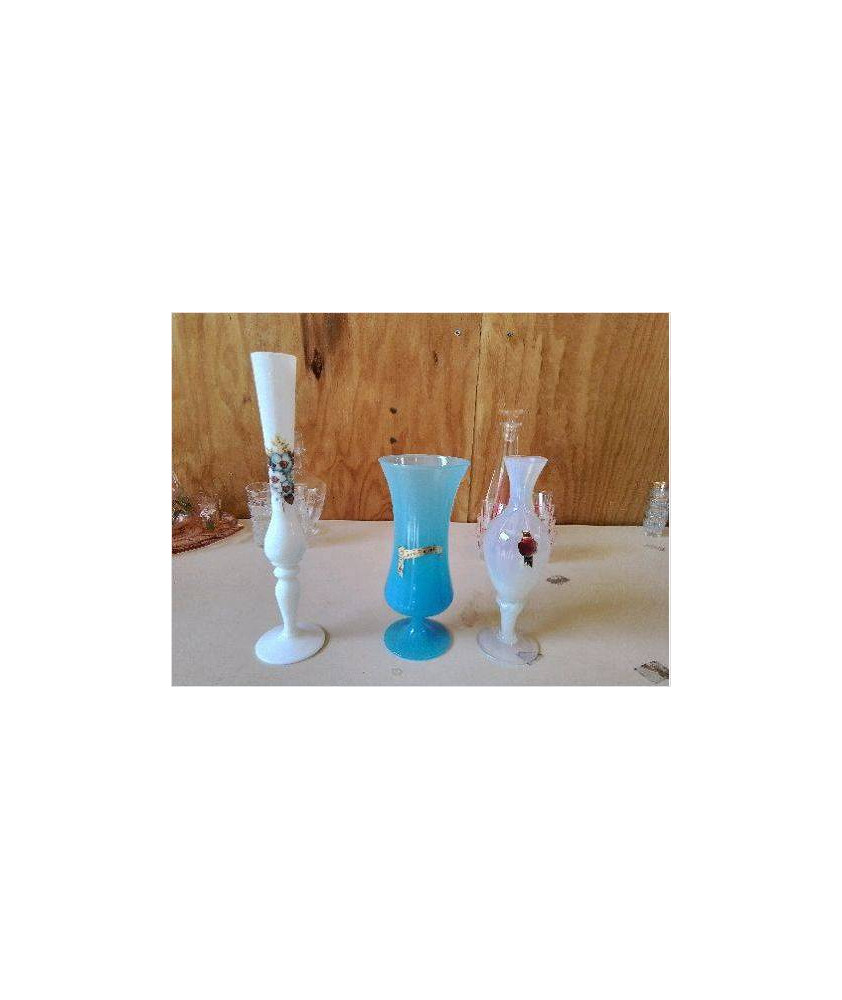 PETIT VASE EN OPALINE 