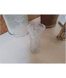 PETIT VASE EN VERRE CISELÉ