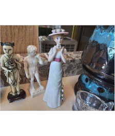 STATUETTE FEMME EN BIS-CUIT