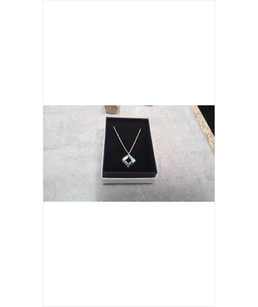 COLLIER 