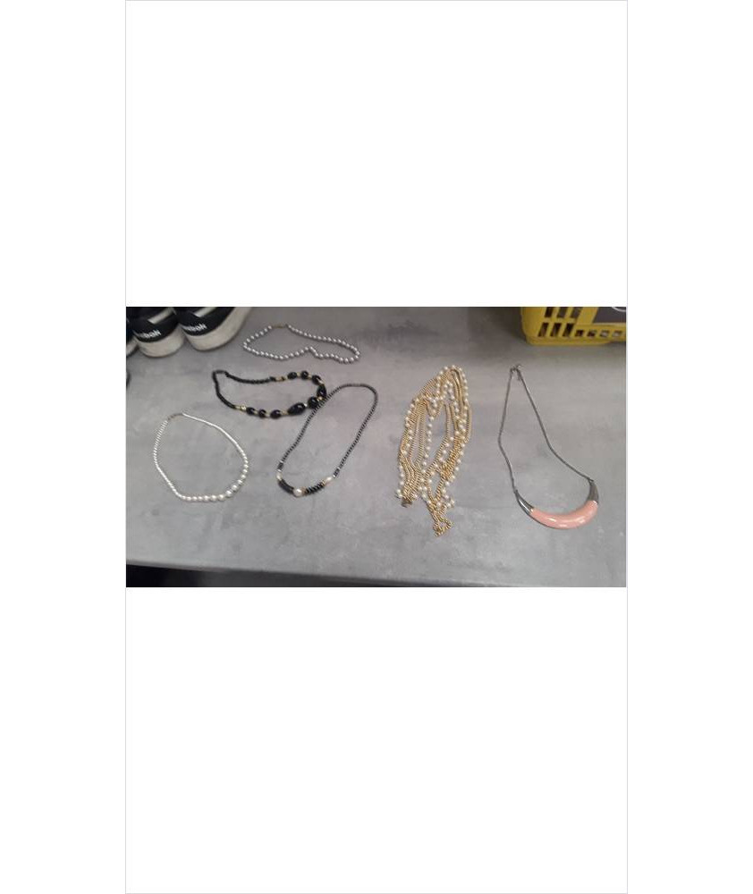 COLLIER 