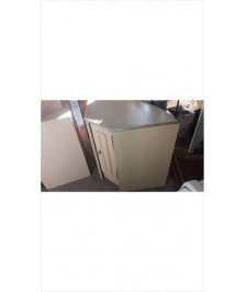 MEUBLE BAS ARRONDI 1 PORTE / EN L\'ÉTAT 
