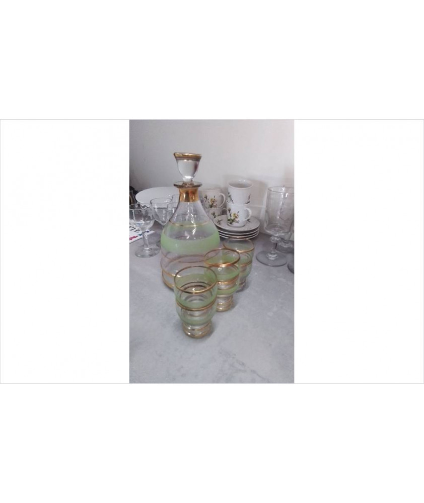 SERVICE A LIQUEUR 