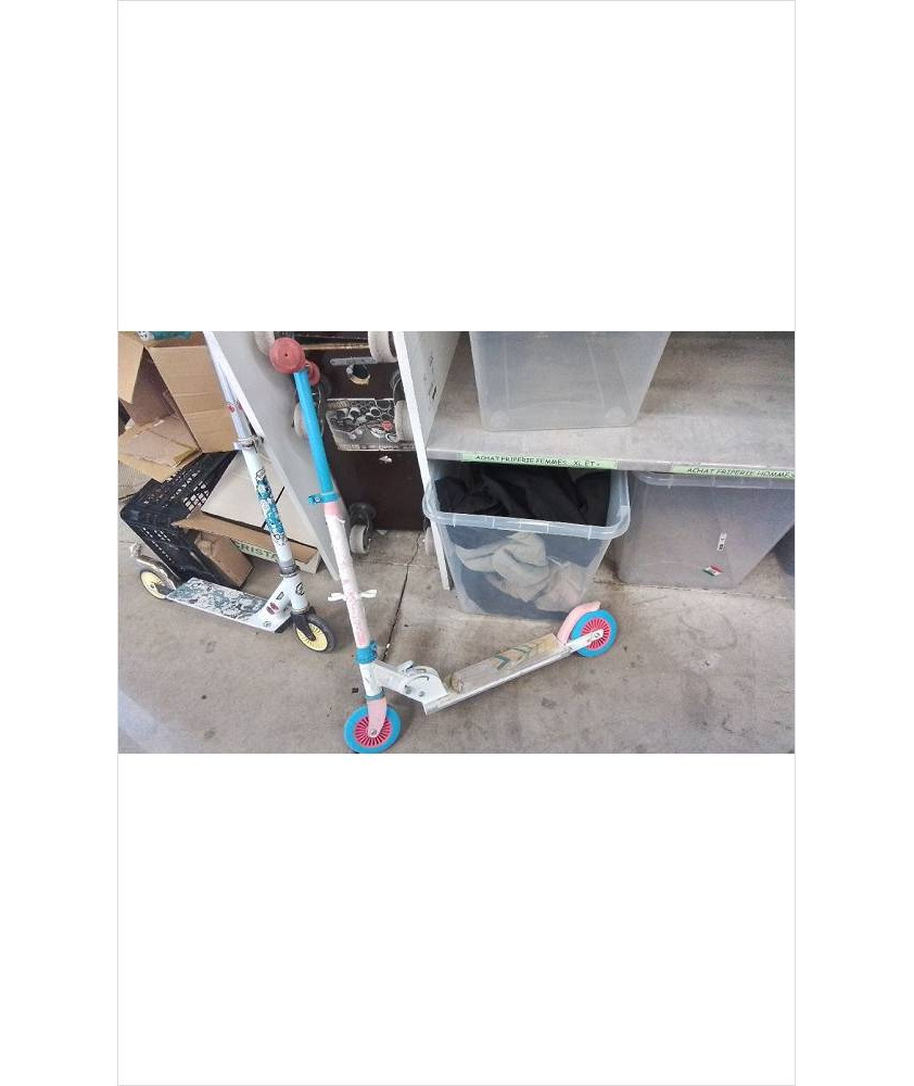 TROTTINETTE ENFANT EN L’ETAT 
