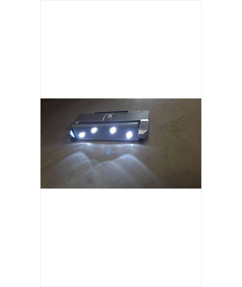 LAMPE LED AVEC CAPTEUR 