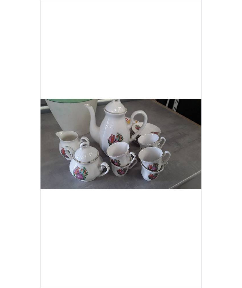 SERVICE À CAFE 