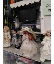 DECO POUPEE PORCELAINE 