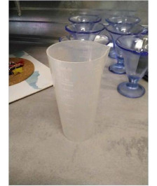 VERRE MESUREUR PLASTIQUE