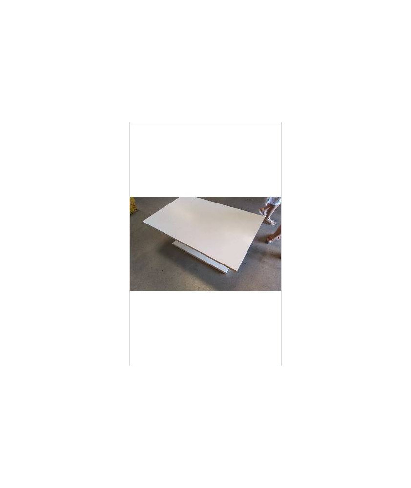 TABLE BASSE LAQUEE EN L’ETAT 