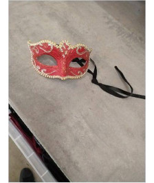 MASQUE ROUGE 