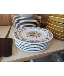 LOT 6 PETITES ASSIETTES A MOTIF FLORAL 