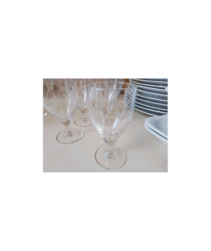 LOT DE 7 VERRES A VIN BLANC CISELÉS