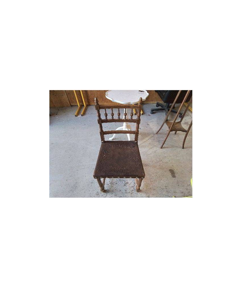 CHAISE AVEC ASSISE EN CUIR 