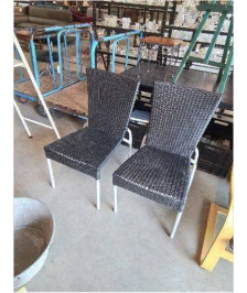 CHAISE DE JARDIN PIÈTEMENT MÉTAL GRIS ASSISE RESINE TRESSÉE NOIR