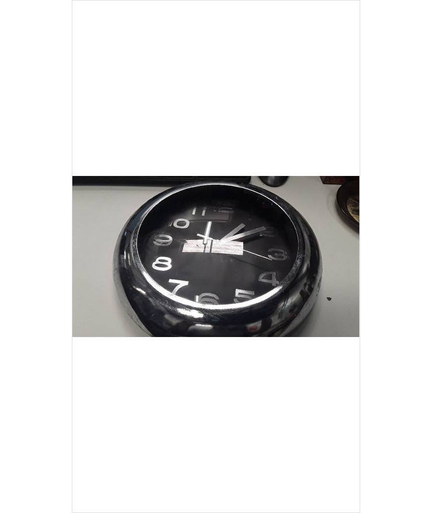 HORLOGE MURALE INOX EN L\'ETAT 
