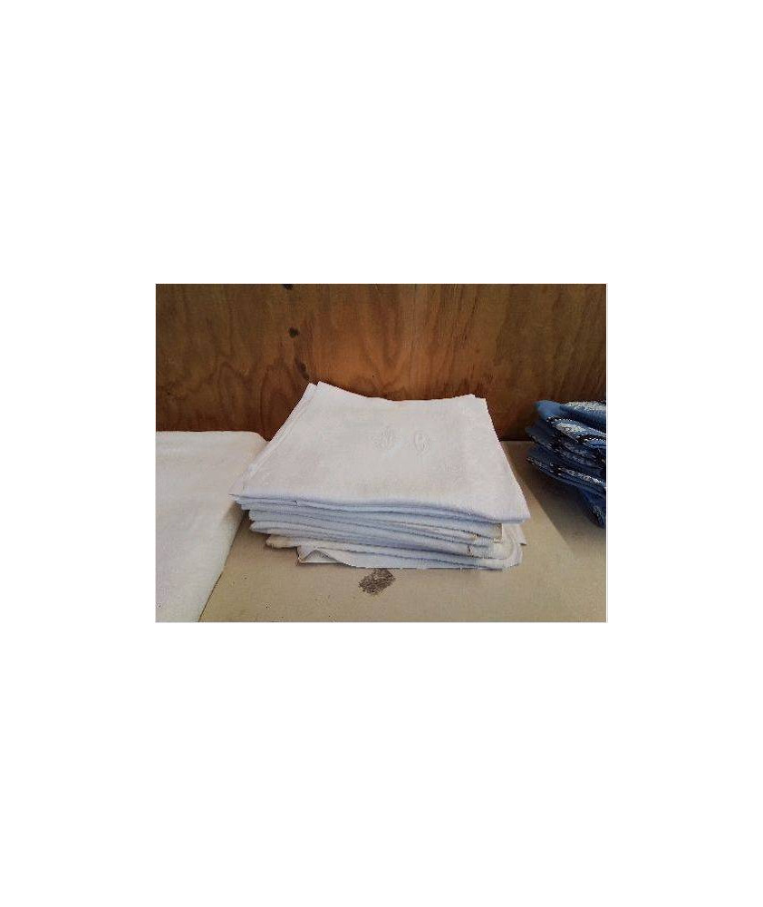 SERVIETTE BLANCHE BRODÉ 
