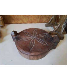 COFFRET EN BOIS SCULPTÉ ANCIEN