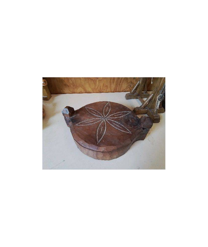 COFFRET EN BOIS SCULPTÉ ANCIEN