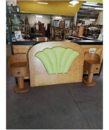 ENSEMBLE TÊTE DE LIT ET SES 2 CHEVETS ANGLAIS ART DECO  BOIS CLAIR ET CUIR VERT 