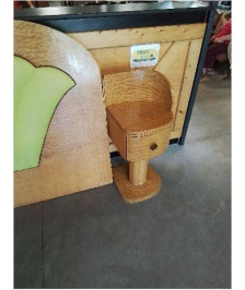 ENSEMBLE TÊTE DE LIT ET SES 2 CHEVETS ANGLAIS ART DECO  BOIS CLAIR ET CUIR VERT 