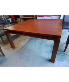 TABLE CARRÉE CÈDRE ROUGE 150X150