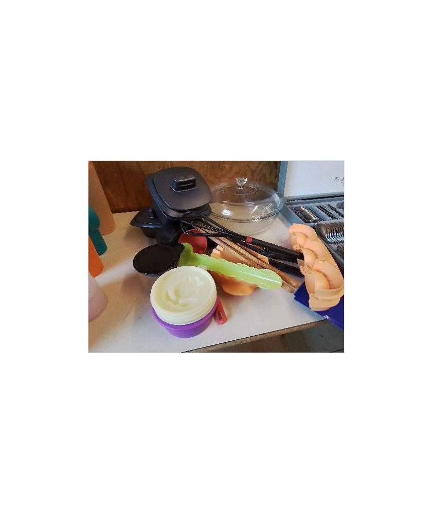 TUPPERWARE