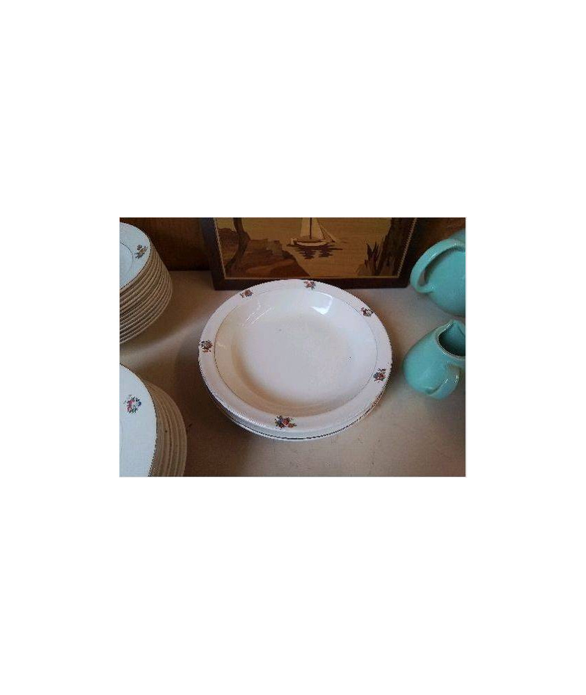 PLAT AVEC MOTIF FLORAL 