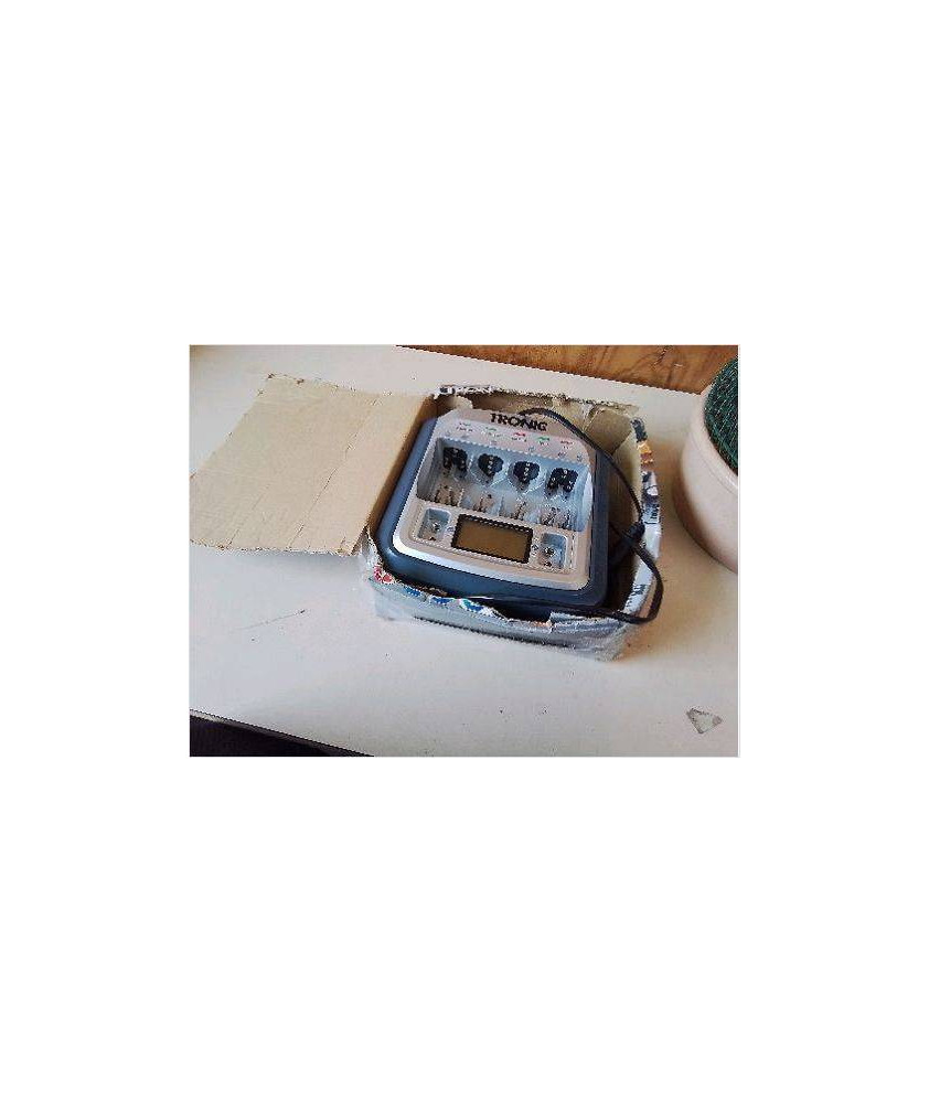 CHARGEUR DE PILES TRONIC