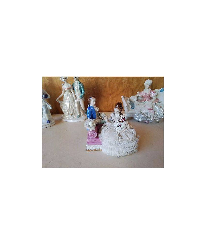 LE MARQUIS ET LA MARQUISE FIGURINE EN PORCELAINE