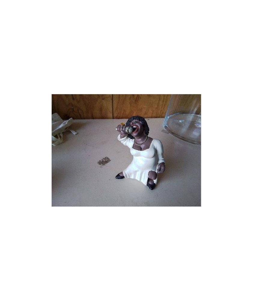 FIGURINE DE CHANTEUSE JAZZZ