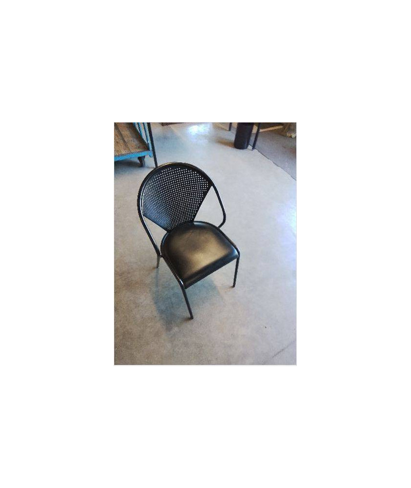 CHAISE  PIÈTEMENT METAL NOIR DOSSIER AJOURÉ ASSISE PU NOIR