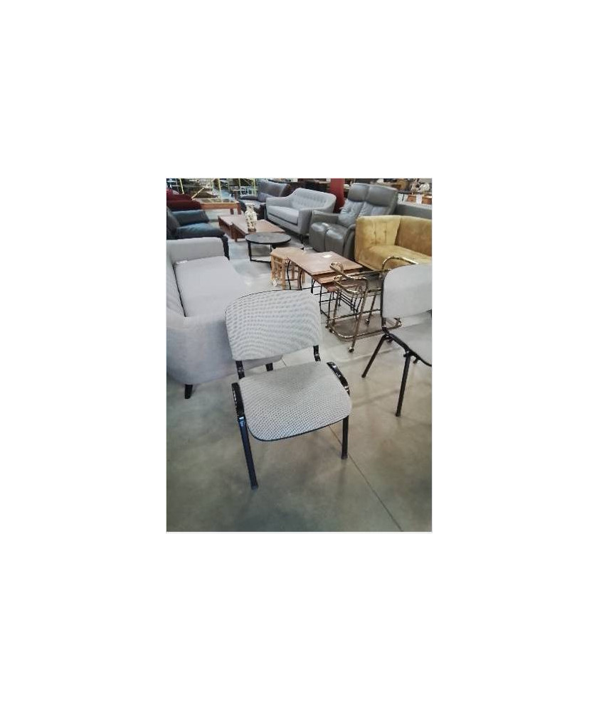CHAISE D’ACCUEIL PIÈTEMENT MÉTAL NOIR ASSISE ET DOSSIER TISSU GRIS CHAISE D’ACCUEIL PIÈTEMENT MÉTAL NOIR ASSISE ET DOSSIER TISSU GRIS