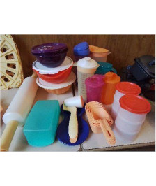 TUPPERWARE 