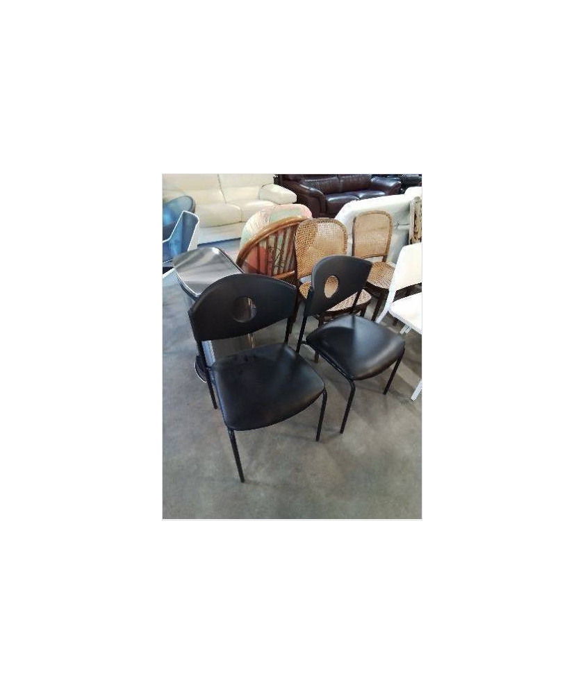 CHAISE MÉTAL ET RÉSINE NOIR ASSISE PU NOIR DOSSIER AJOURÉ 