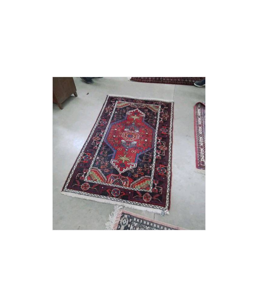 TAPIS ROUGE FRANGES COURTES