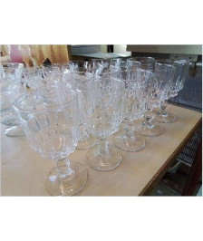 LOT DE 9 VERRES A VIN EN CRISTAL 