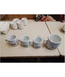 LOT DE 4 TASSES 