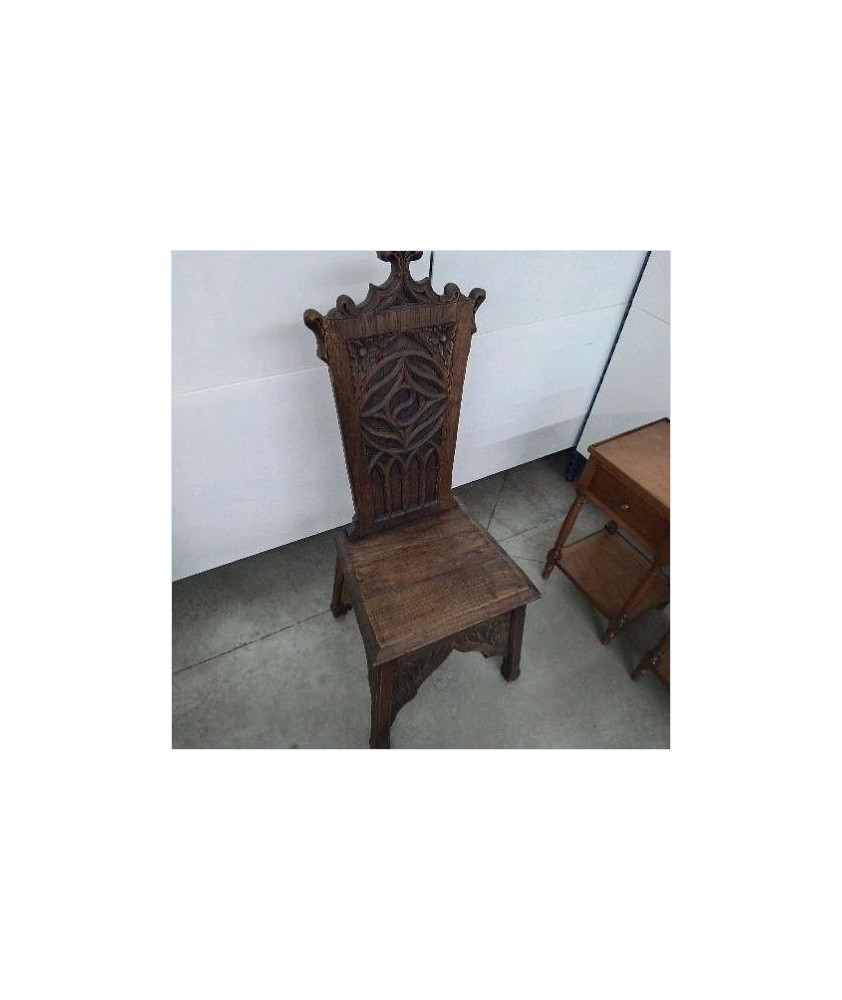 CHAISE STYLE GOTHIQUE