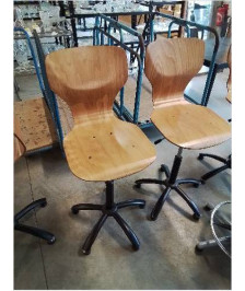 CHAISE D’ATELIER RÉGLABLE HAUTEUR PIÈTEMENT MÉTAL ASSISE BOIS CLAIR