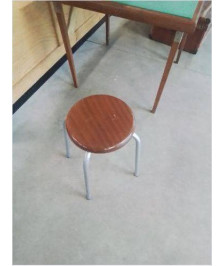TABOURET ROND PIÈTEMENT METAL ASSISE BOIS 