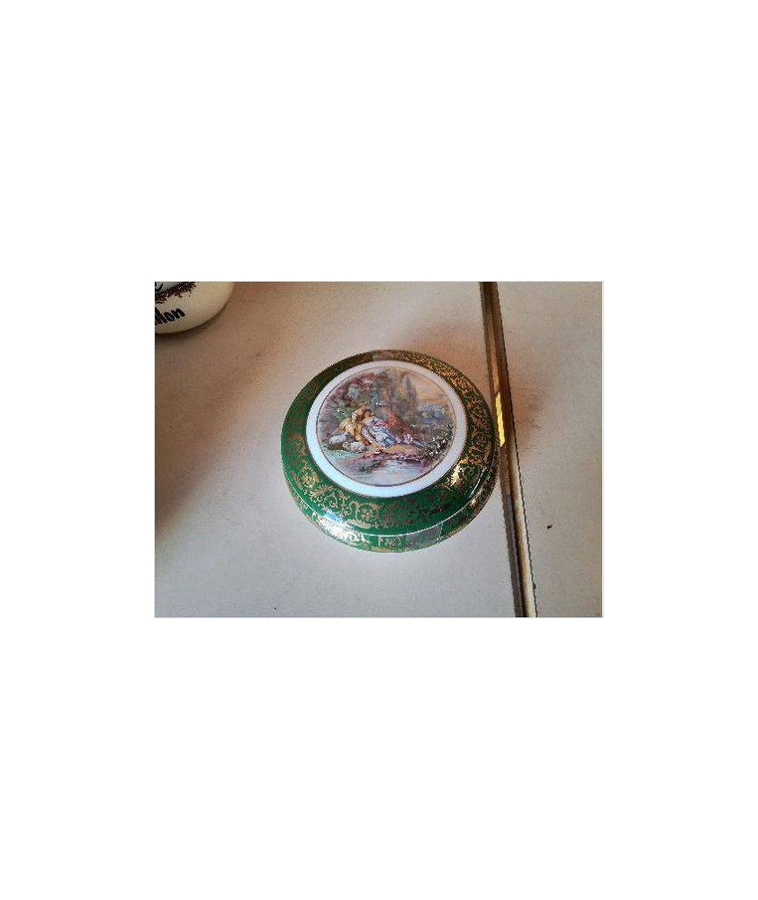 BOITE EN PORCELAINE DE LIMOGES