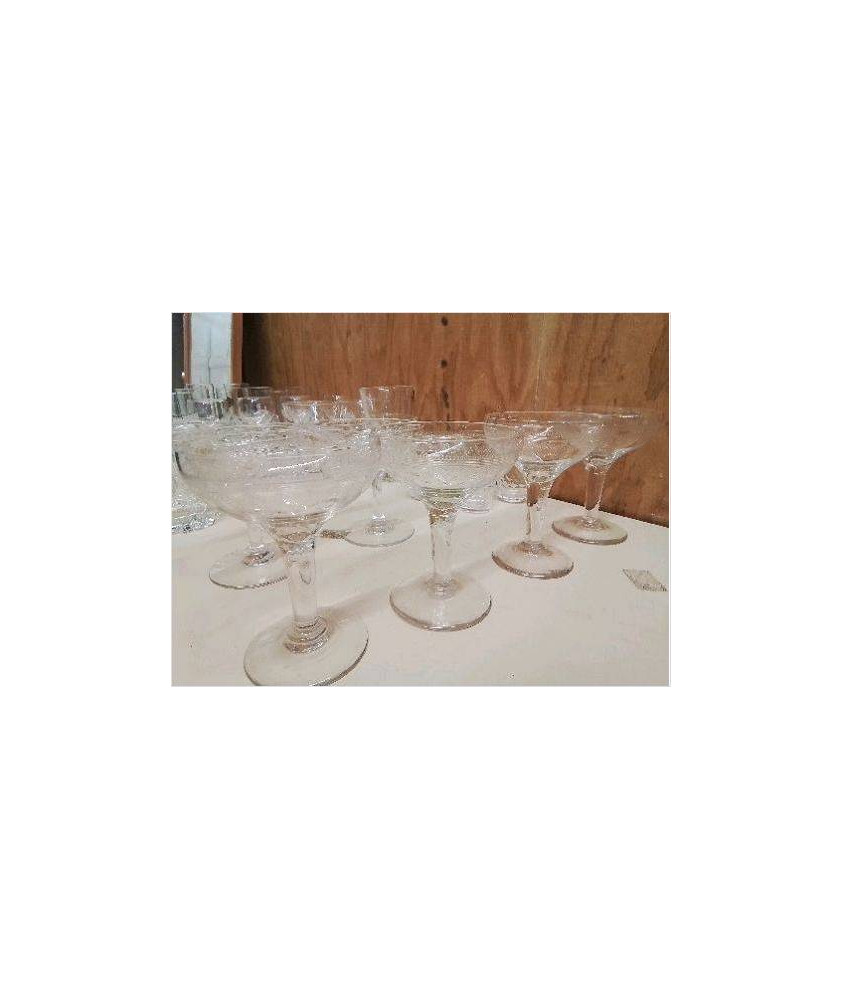 LOT DE 4 COUPES