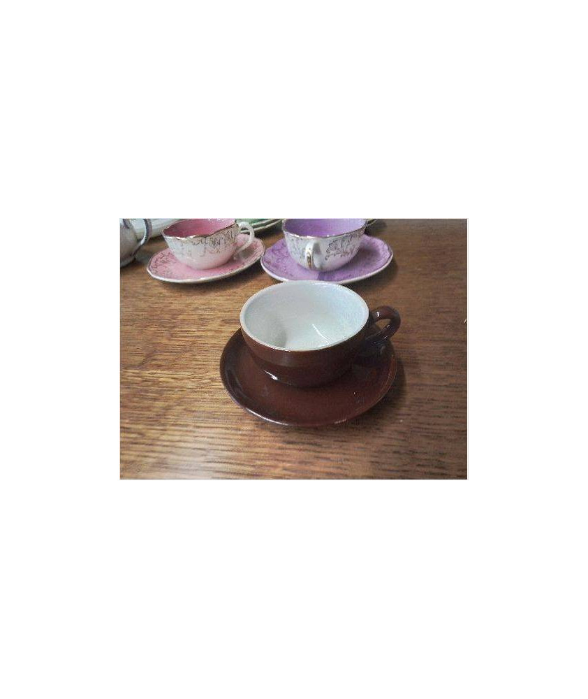 TASSE A CAFE AVEC SA SOUCOUPE 
