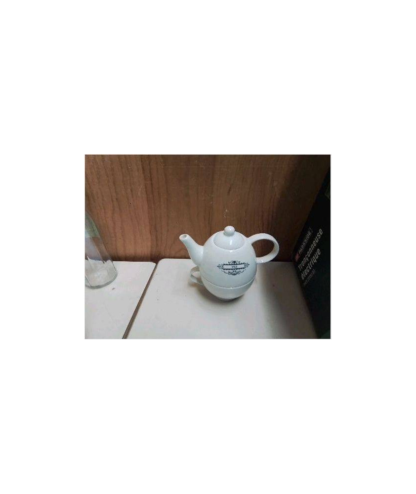 THEIERE AVEC SA TASSE 