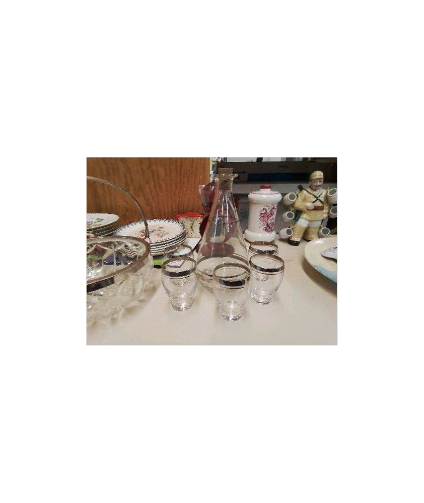 SERVICE A LIQUEUR EN VERRE