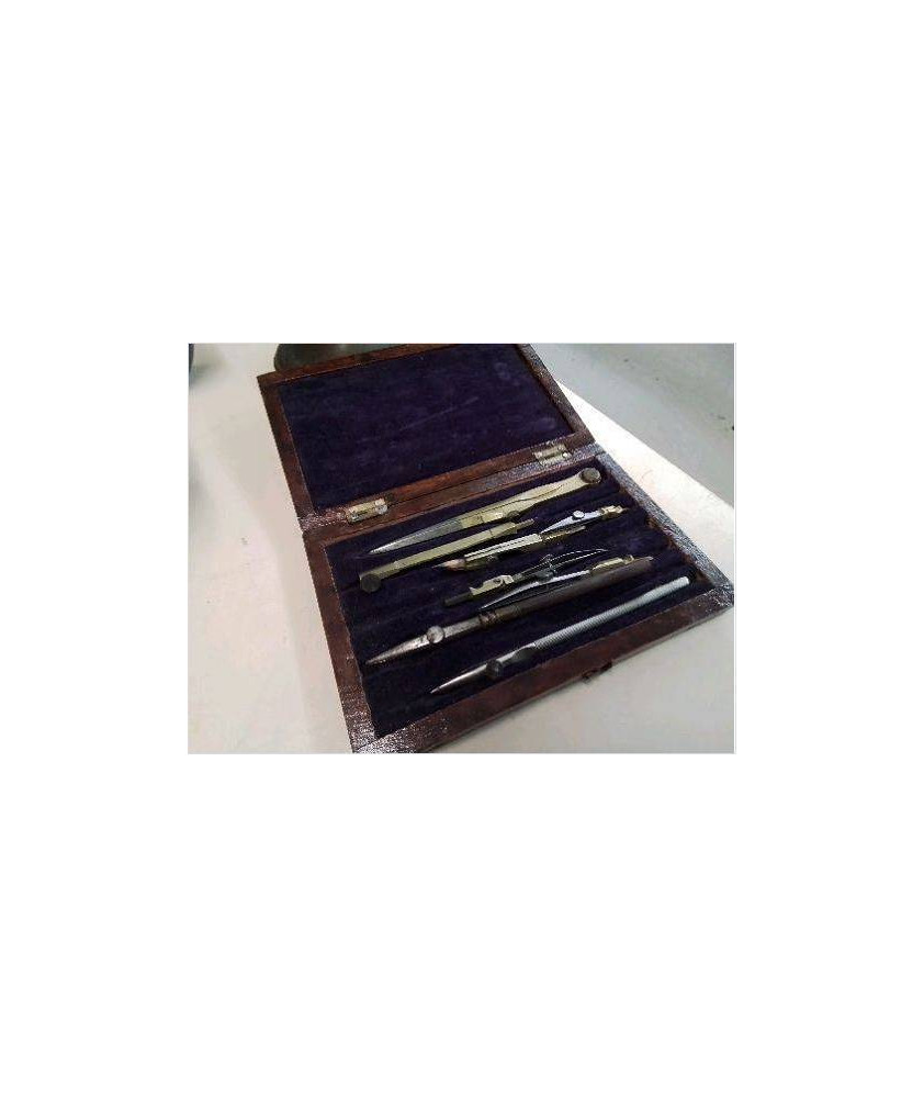 SET DE COMPAS ANCIEN