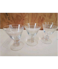 LOT DE 3 VERRES A PIED 