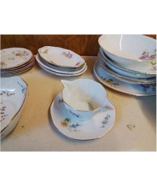SAUCIÈRE EN PORCELAINE 