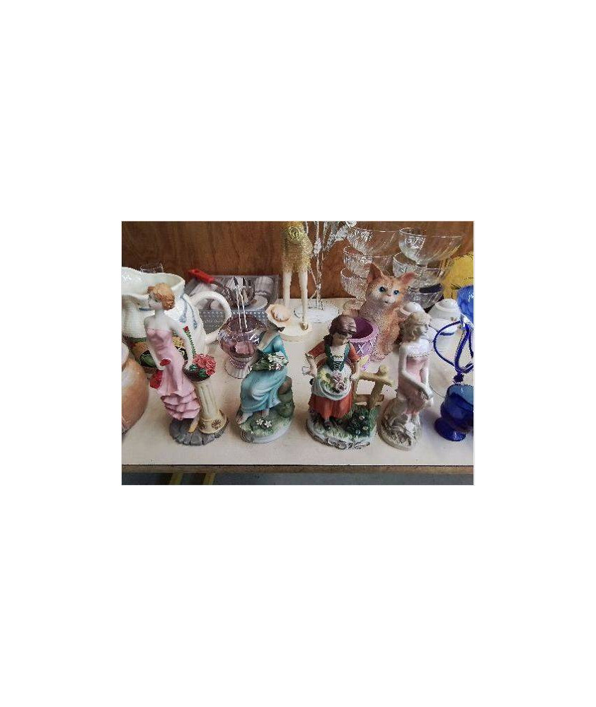 FIGURINE EN PORCELAINE 